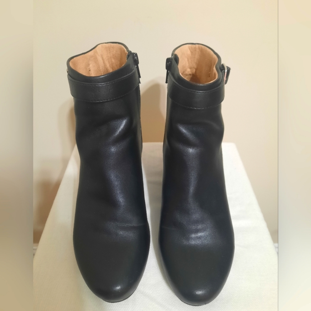 Naturalizer Boots - Picture 5 of 6